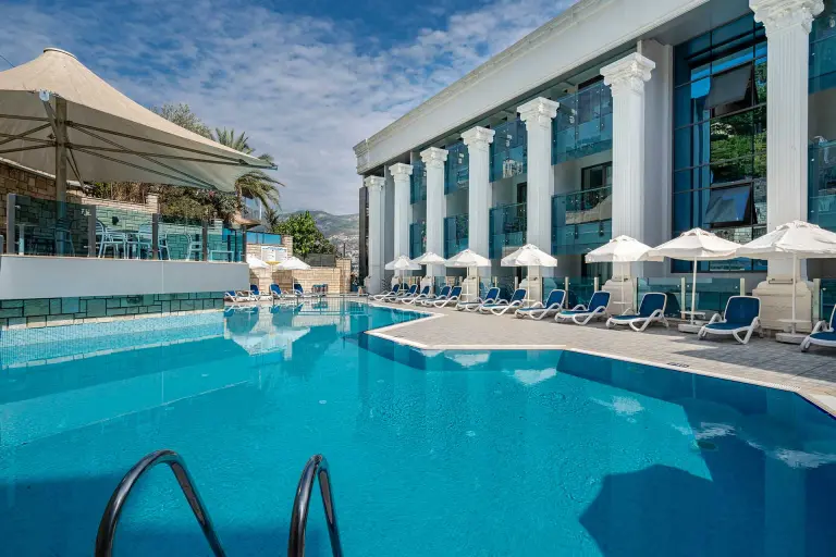 Havuz &amp; Plaj / Kaptan Otel