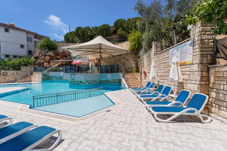 Havuz &amp; Plaj / Kaptan Otel